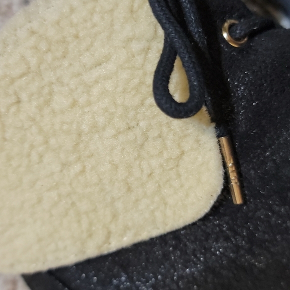 ‼️Blogger Favorite‼️Michael Kors Booties - Picture 3 of 8